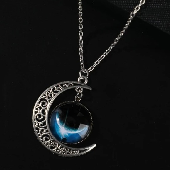 Jewelry - 🌘Beautiful Surface Of the Moon Outerspace & Half-Moon Pendant Charm necklace🌙
